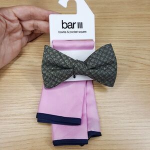 BAR III Mens Green Textured Bow Tie Pink Satin Pocket Square